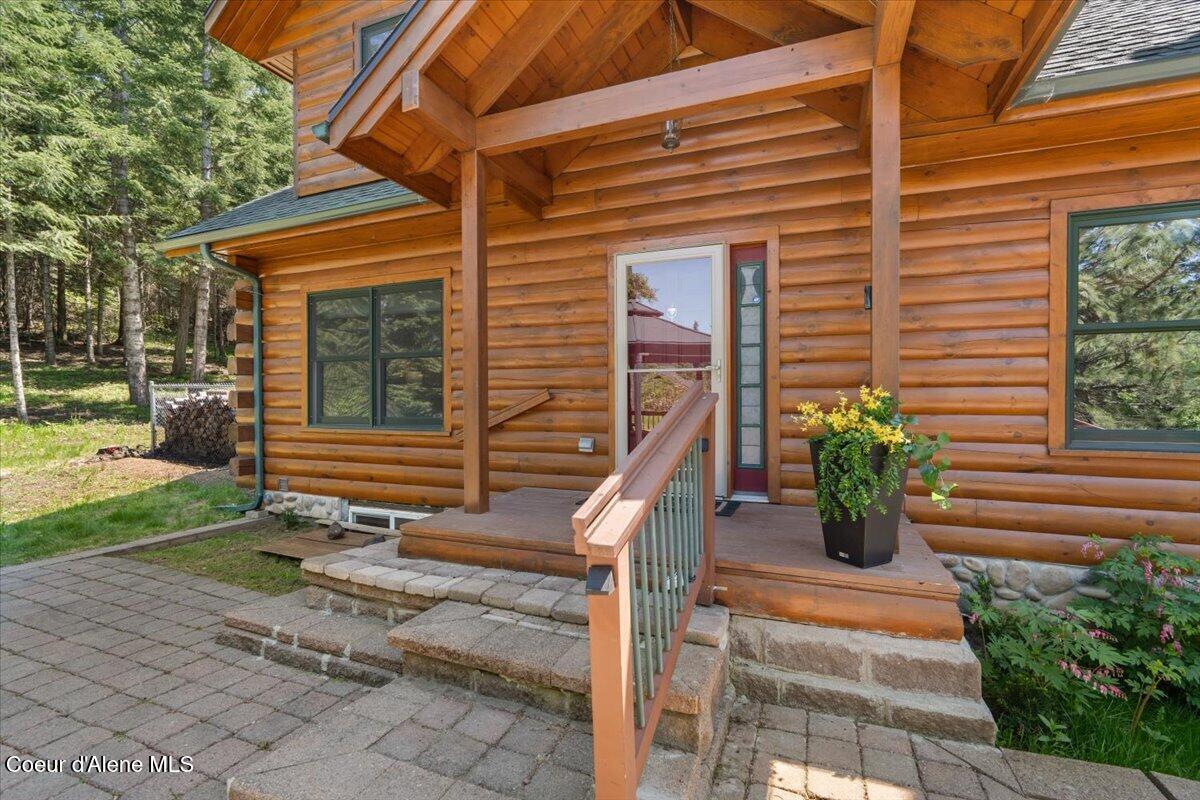 Image 3: 13-Front entry