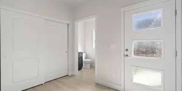 Image 2: Entry