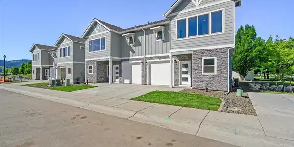 Image 3: Exterior Front