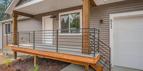 Image 3: 4. Front Porch
