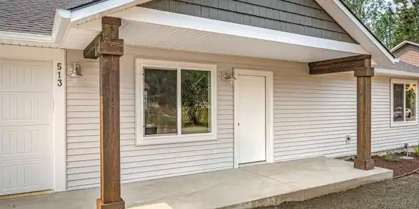 Image 3: 3. Front Porch