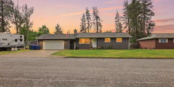 422 E 10th AVE