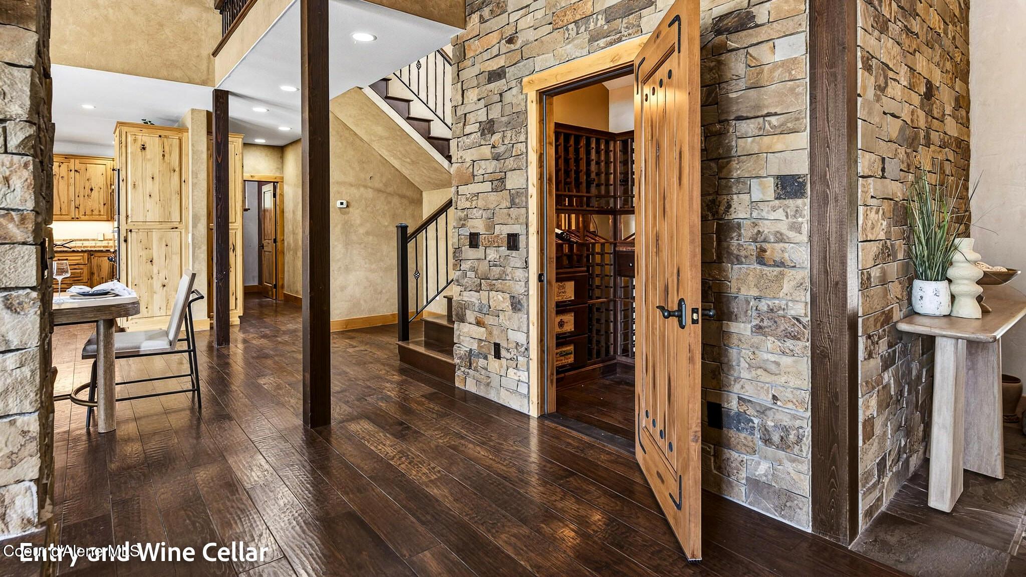 Image 4: 3 Entry and Wine Cellar