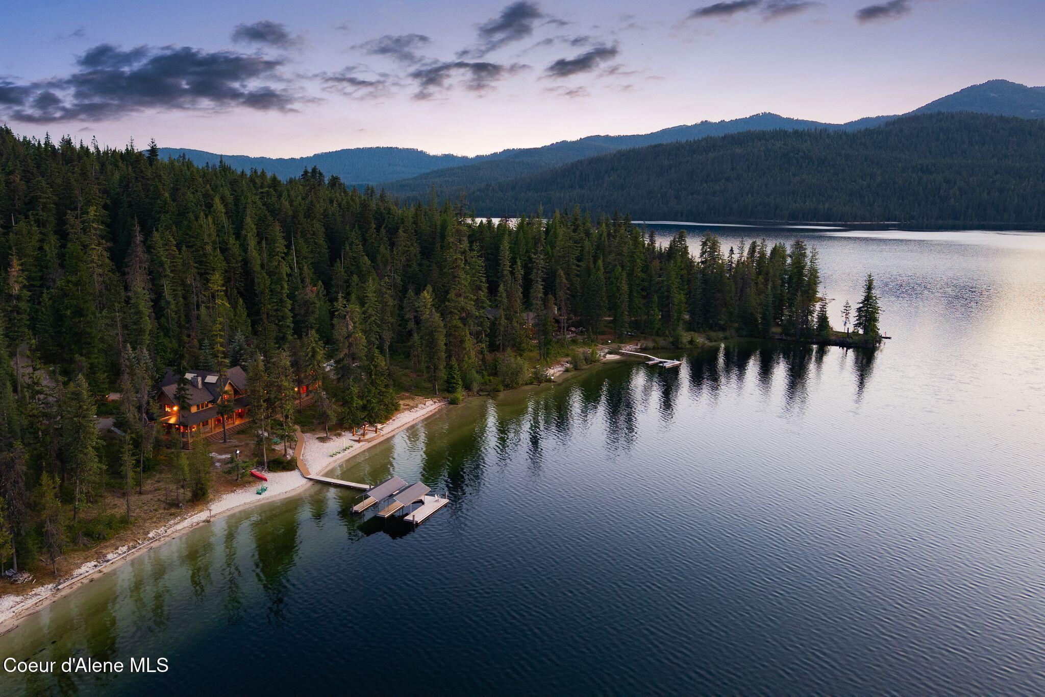 Image 4: 4_Coveted Location in Squaw Bay at Pries