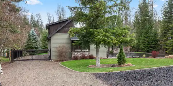 Image 2: 12507NPebbleCreekDr-39