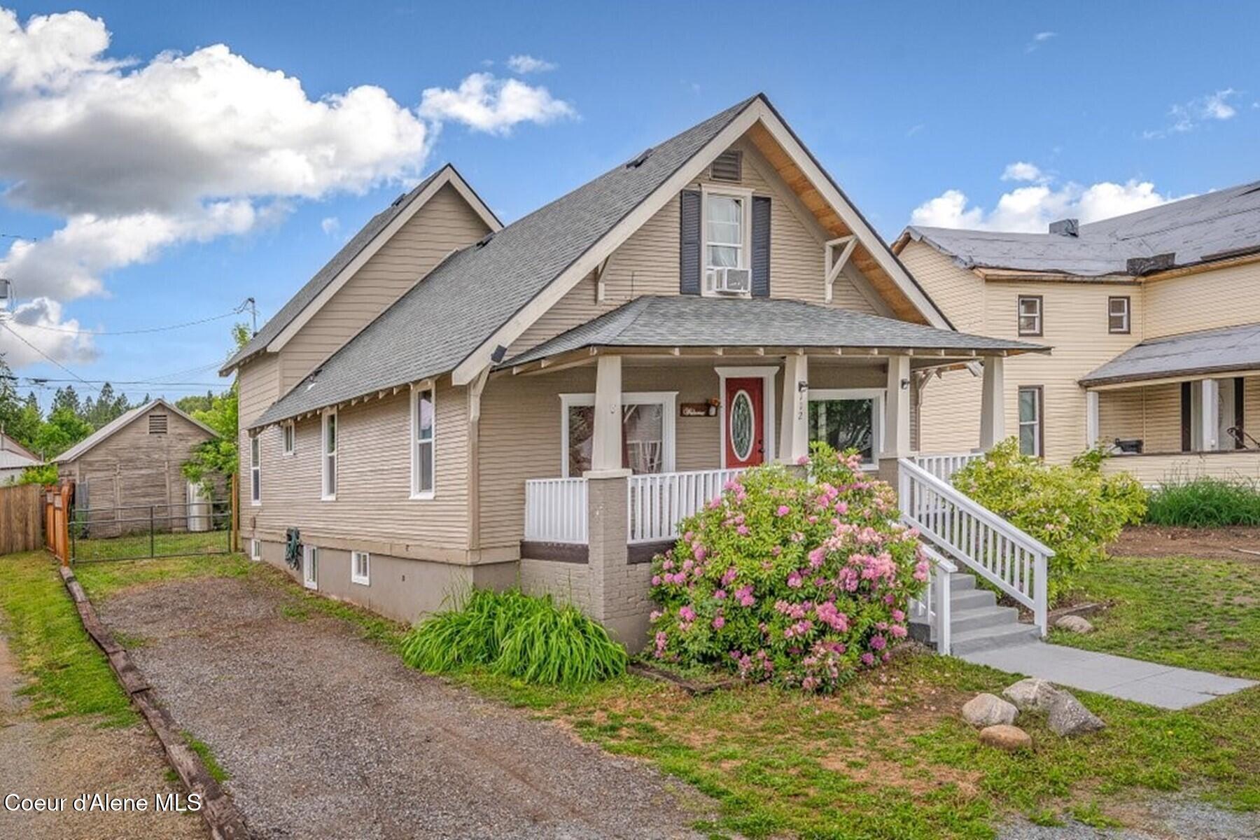 Image 4: Charming Home