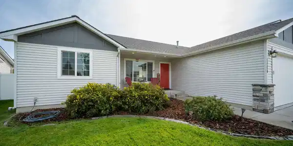 Image 3: 12-web-or-mls-DSC_3145