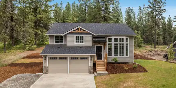 81 Parkland Dr