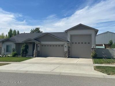 3191 N SHERWOOD DR