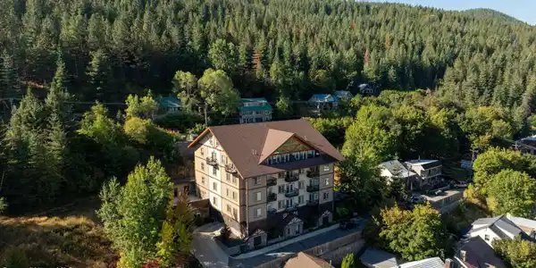 Image 2: Exterior