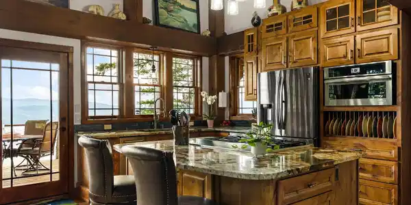 Image 4: An exquisite "view" kitchen