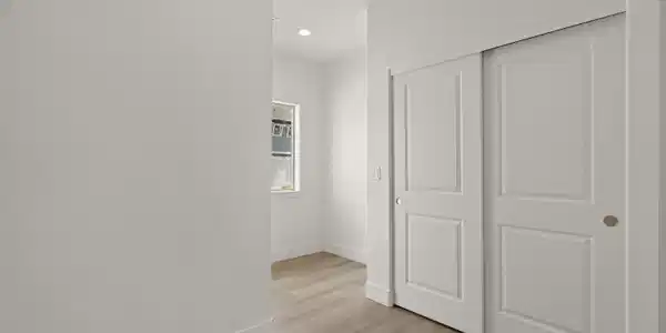 Image 4: Entry
