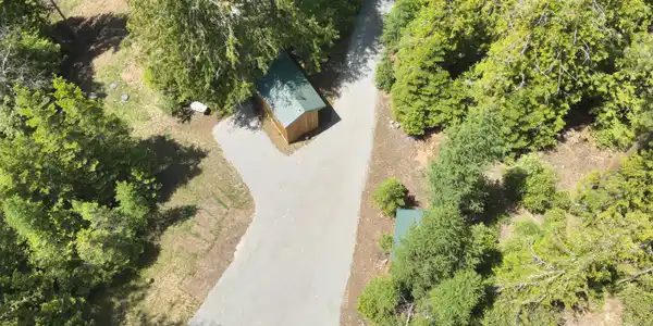 Image 4: driveway