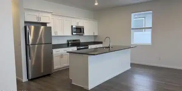 Image 3: 5360 Aquila - Kitchen