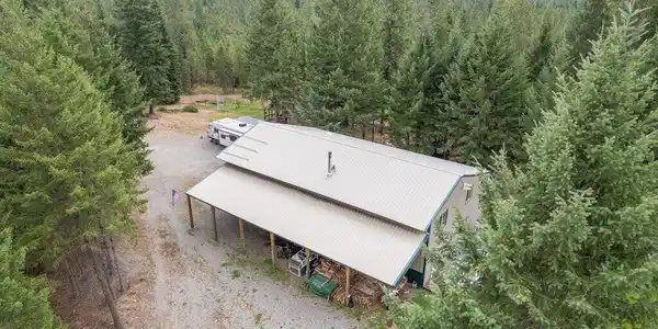 Image 4: Close up aerial