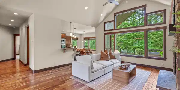 Image 4: 12507NPebbleCreekDr_Reshoot-3