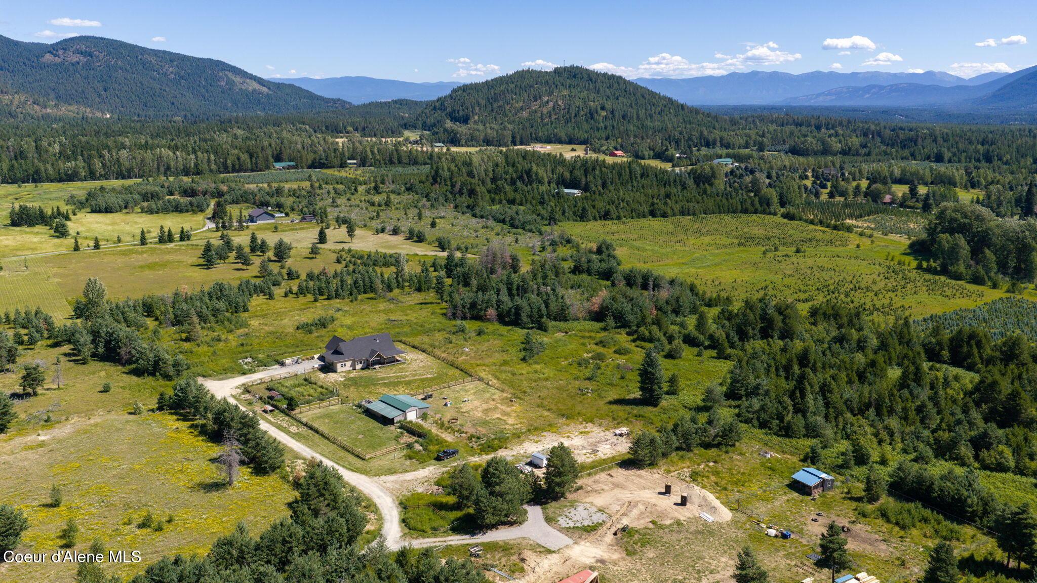 Image 2: 637 Cascade Lane, Naples, ID