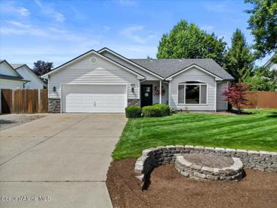 9033 N Blossom Dr