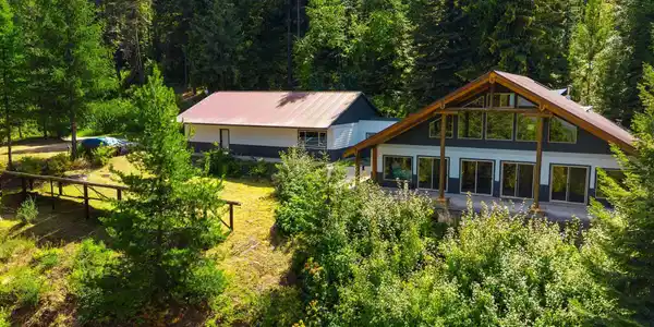 882 Woodfairie Mountain Rd