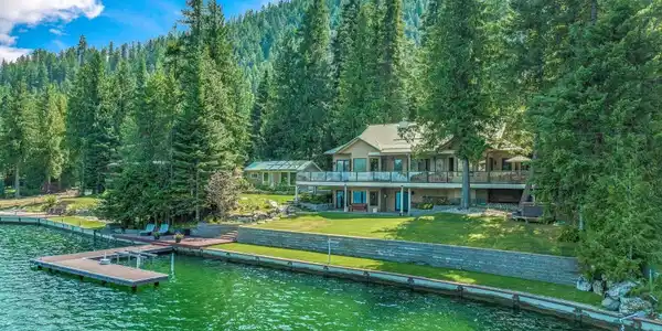 1687 Wooded Acres Dr