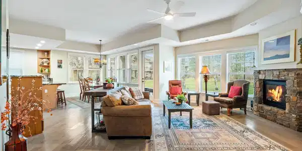 502 Guthrie Place, Unit 1201