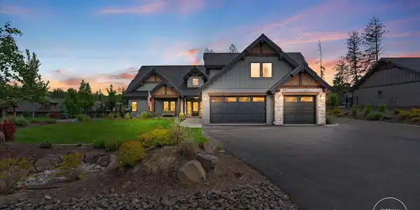Image 4: 01-Twilight Front of Home