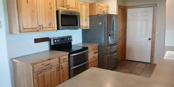 Image 3: 1 Kitchen