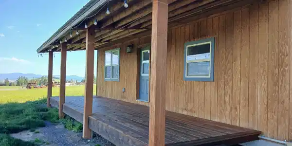 Image 4: 1 Rear Deck