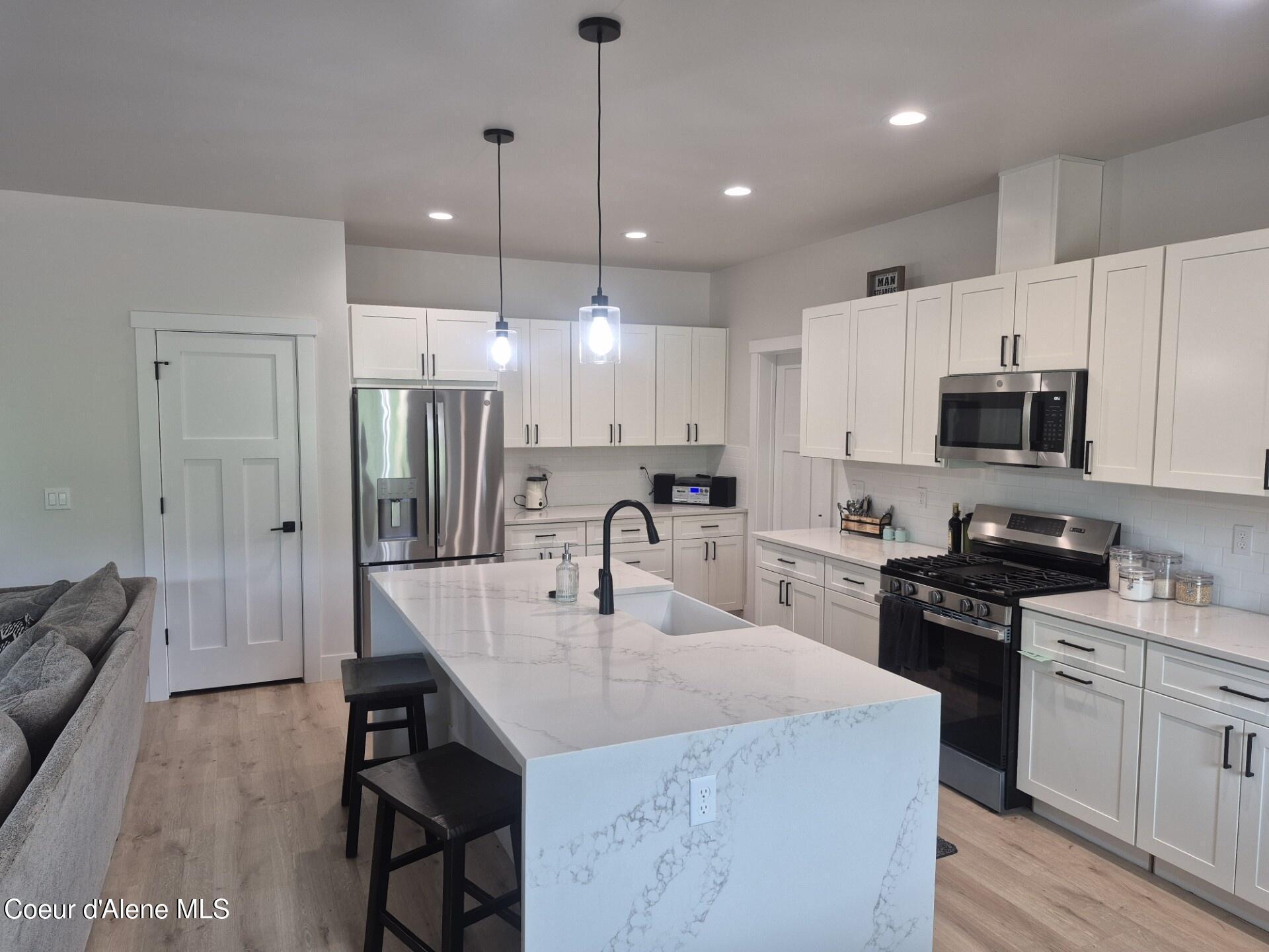 Image 4: Kitchen 5