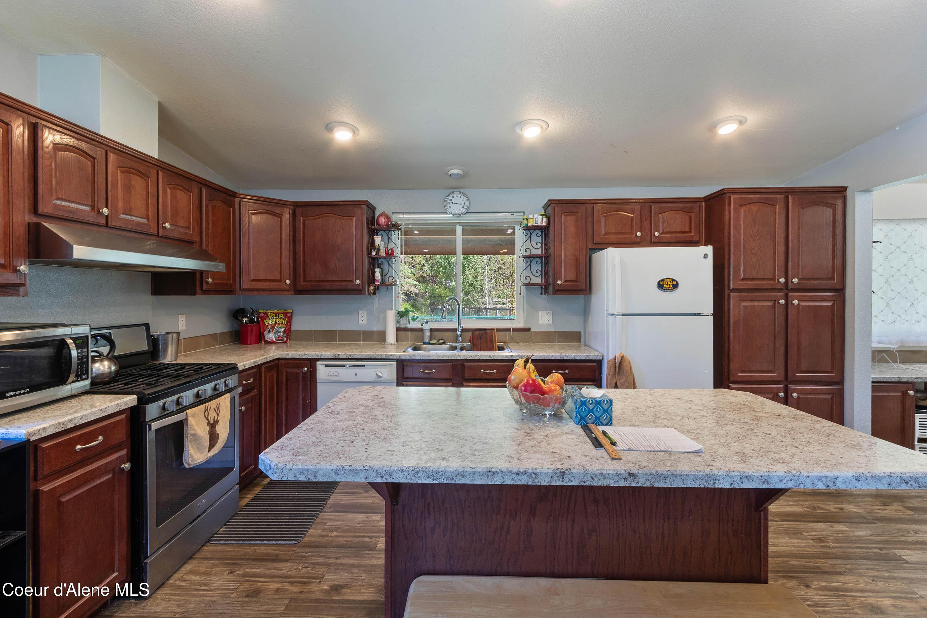 Image 4: Kitchen 1