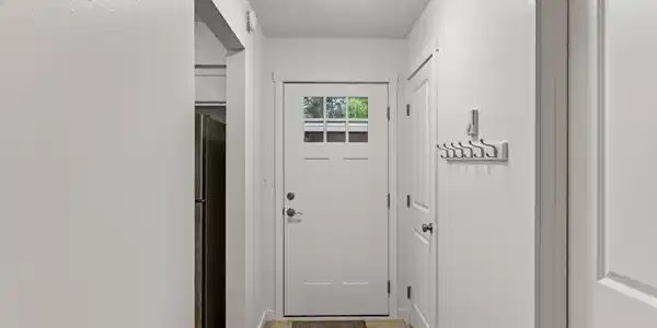Image 2: 4-web-or-mls-SkyLight - Fairway-27