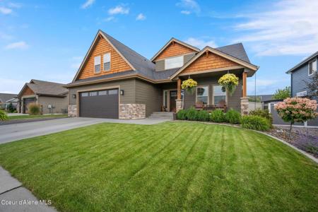 2777 W DAYLILY DR