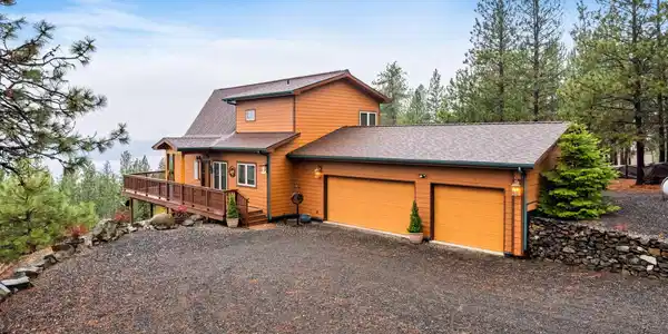 Image 4: 2-web-or-mls-2049 E Driftwood-2