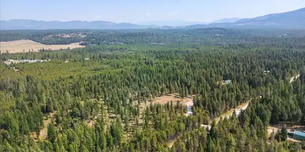Image 4: 04-Aerial front of property