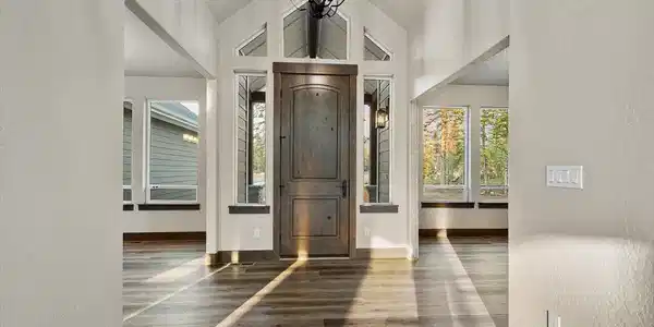 Image 2: Entry