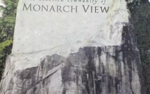 Image 2: Monarch View 26