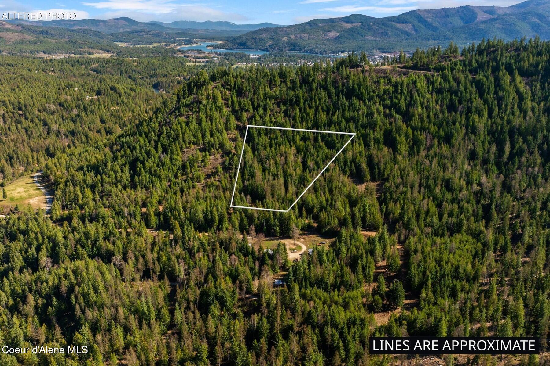 Image 4: Lot 3
