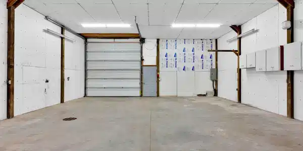 Image 3: 12' Door