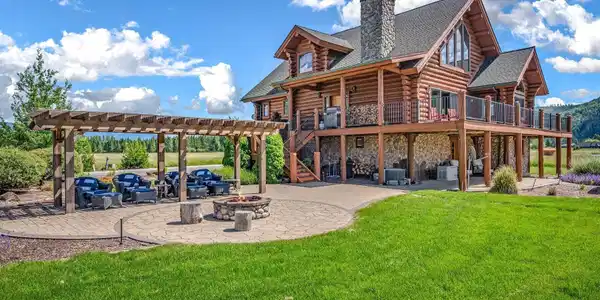 Image 4: Outdoor Living Spaces