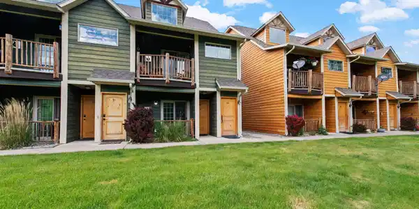 Image 2: 1-web-or-mls-92 Lookout Peak Dr-59