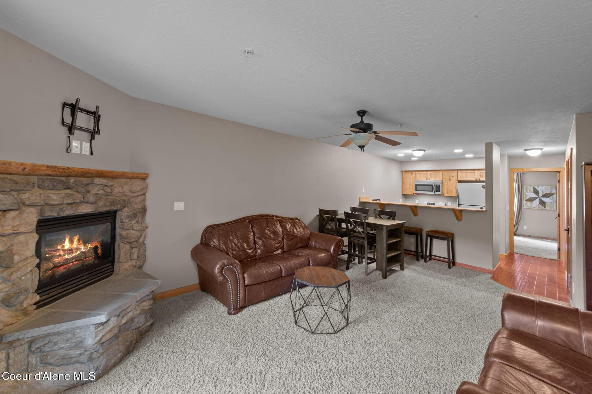 Image 3: 3-web-or-mls-92 Lookout Peak Dr-26