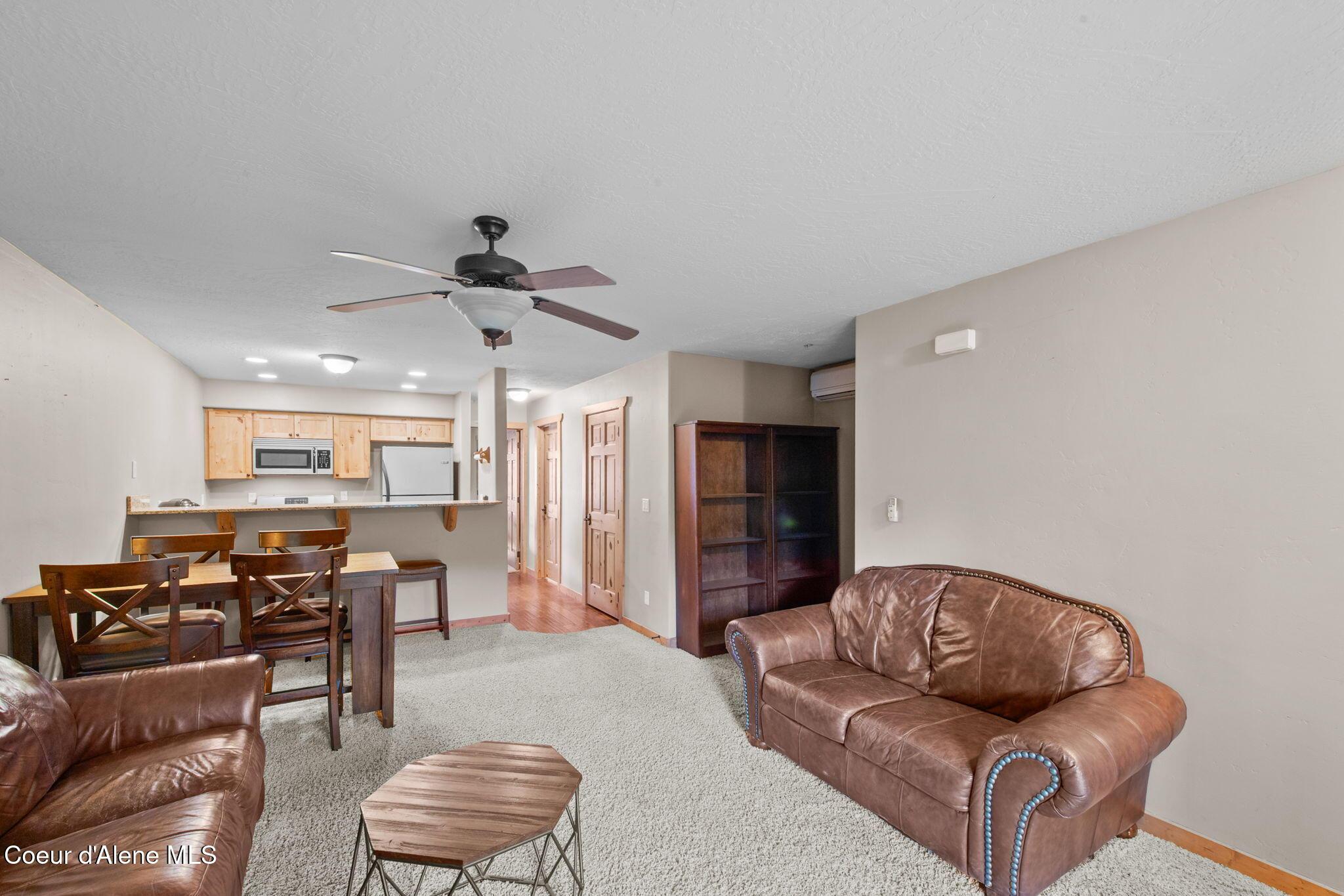 Image 4: 4-web-or-mls-92 Lookout Peak Dr-36