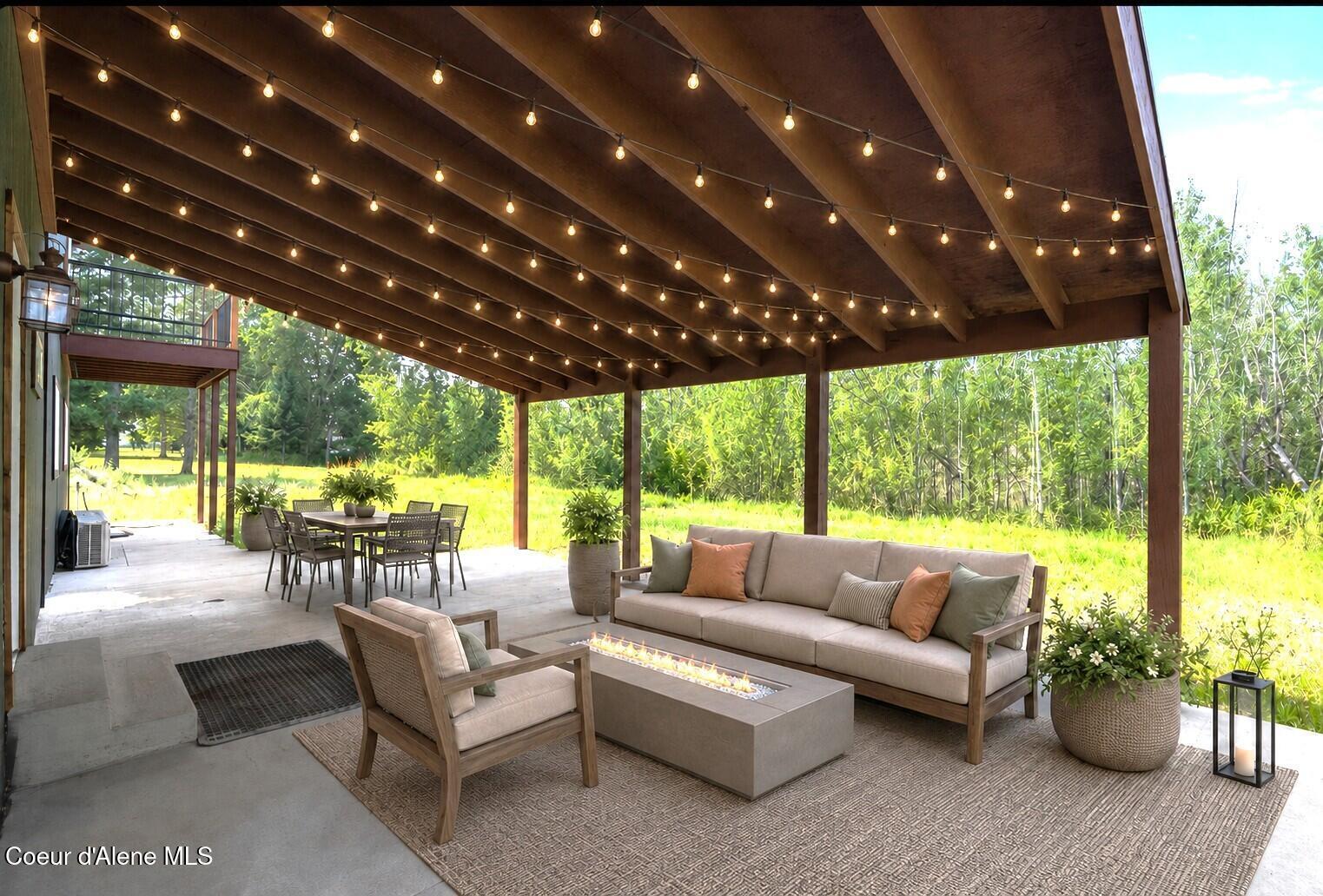 Image 3: PATIO
