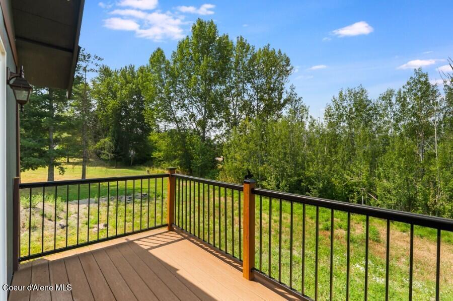 Image 4: DECK 1