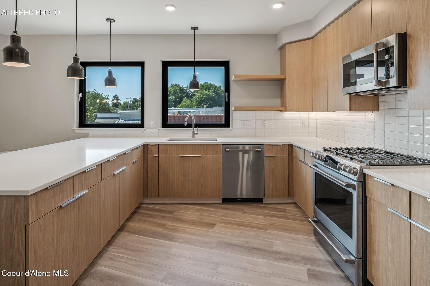 Image 2: Efficient Kitchen