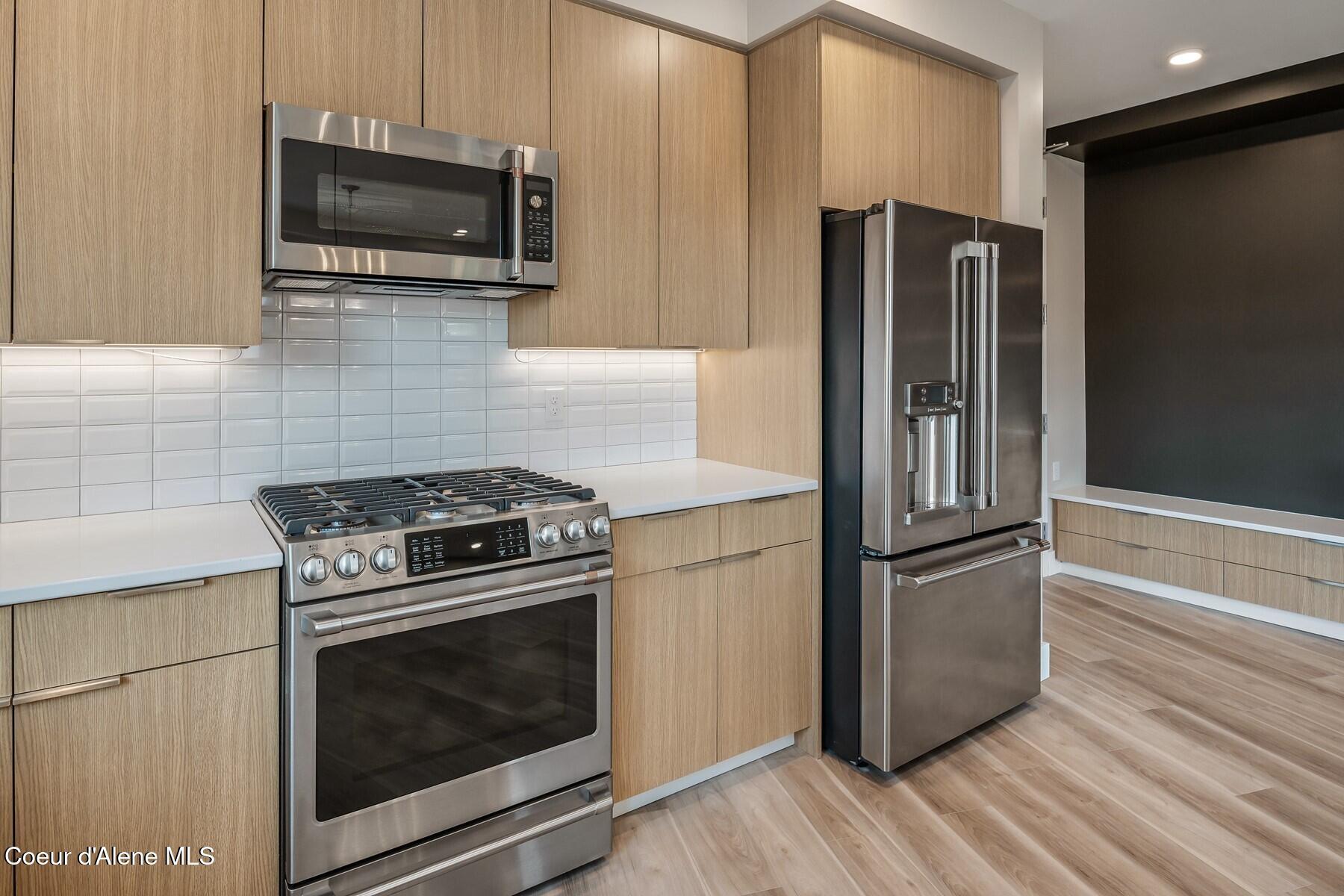 Image 3: Stainless Steel Appliances