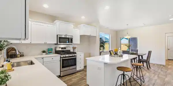Image 2: Jackson - Kitchen