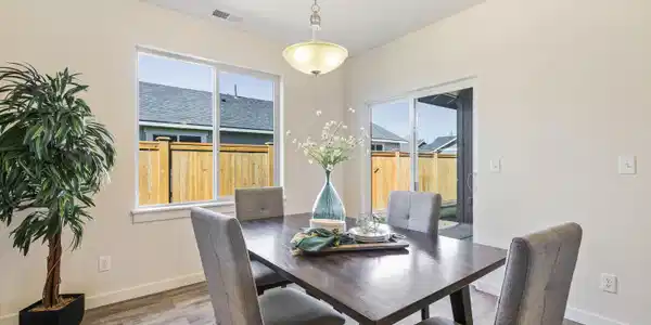 Image 4: Jackson - Dining Room