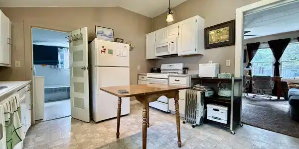 Image 4: 108 Markwell Kitchen