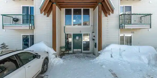 Image 3: Walk to Ski Access